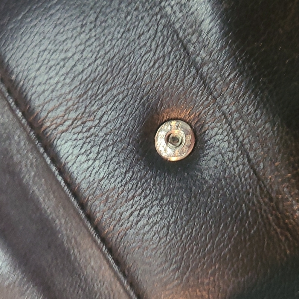 Chanel Sweater Embossed Compact Wallet - Picture 5 of 16